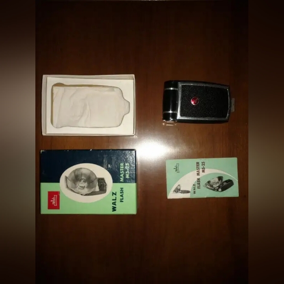 Vintage 35mm Film Camera. - Picture 8 of 10